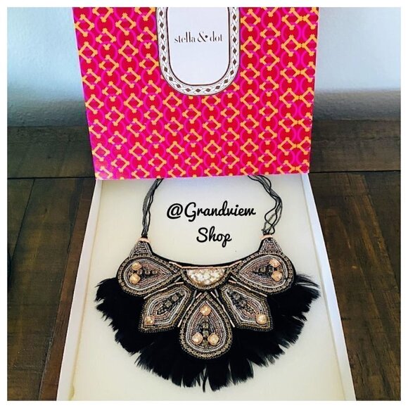 Stella & Dot Constantine Feather Necklace Black - Picture 6 of 12